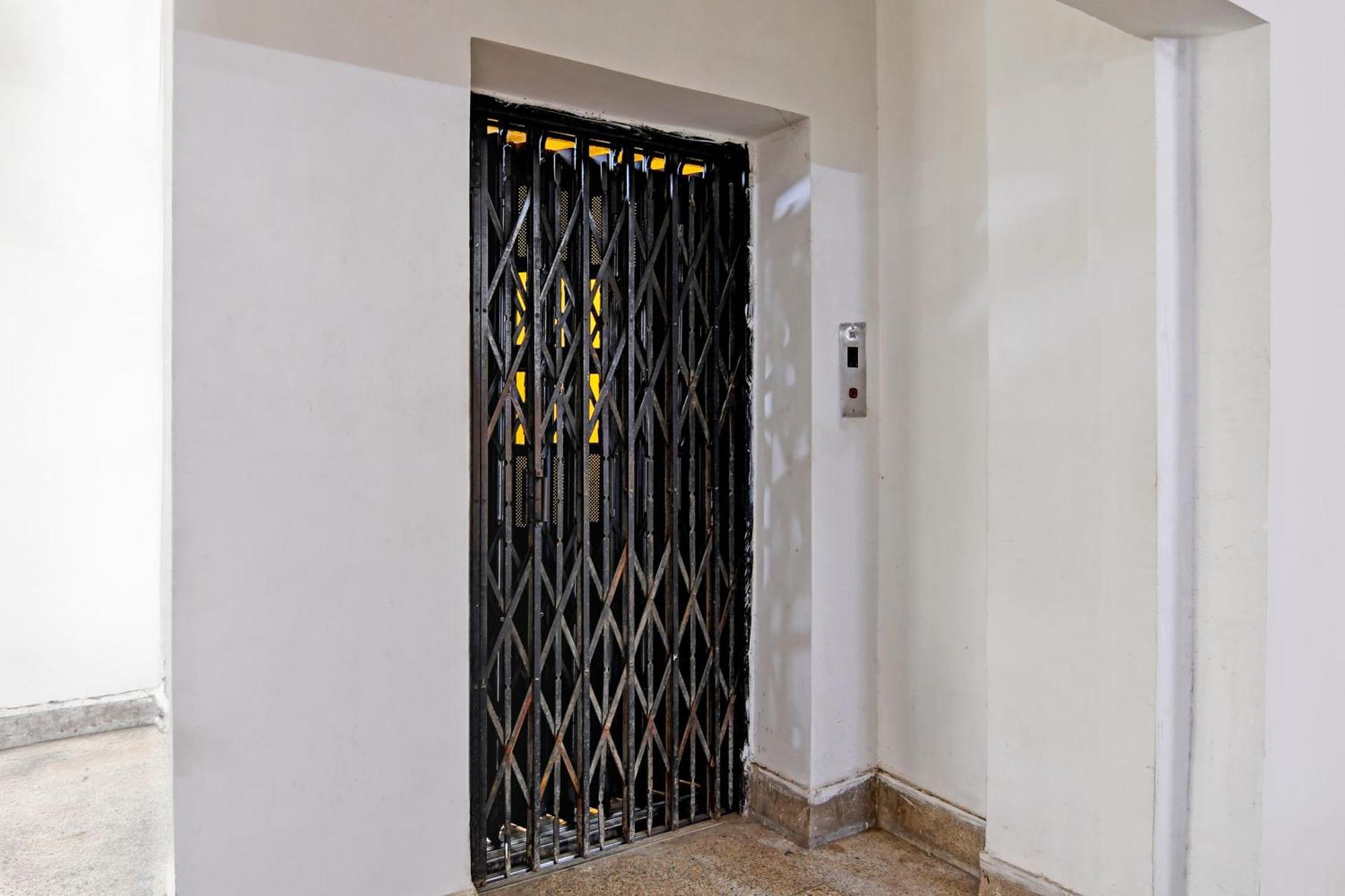 Hotel O Red Rose Near Noapara Metro Station Kalkutta Kültér fotó