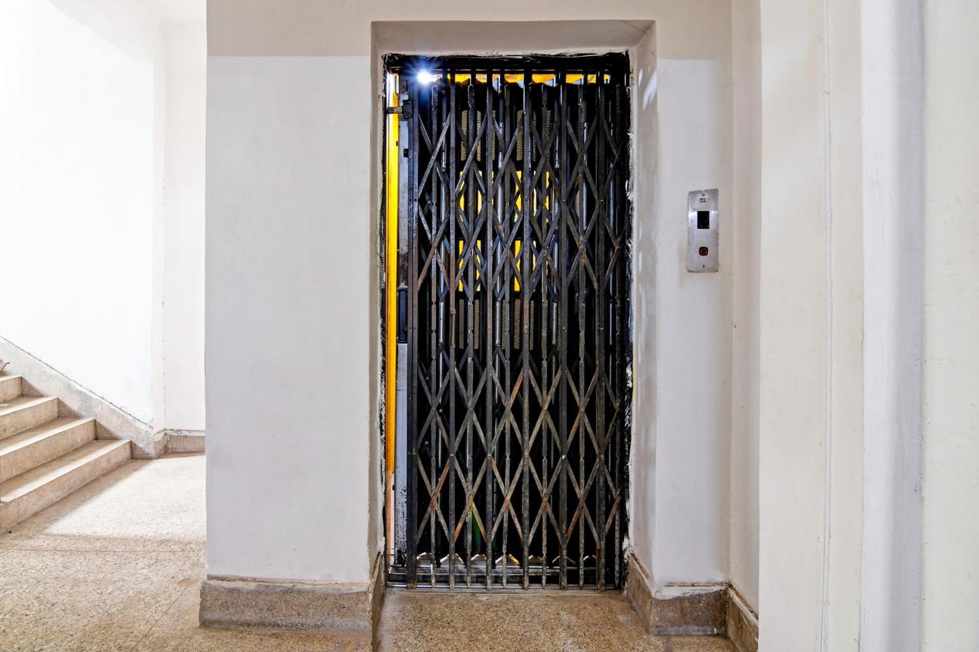 Hotel O Red Rose Near Noapara Metro Station Kalkutta Kültér fotó
