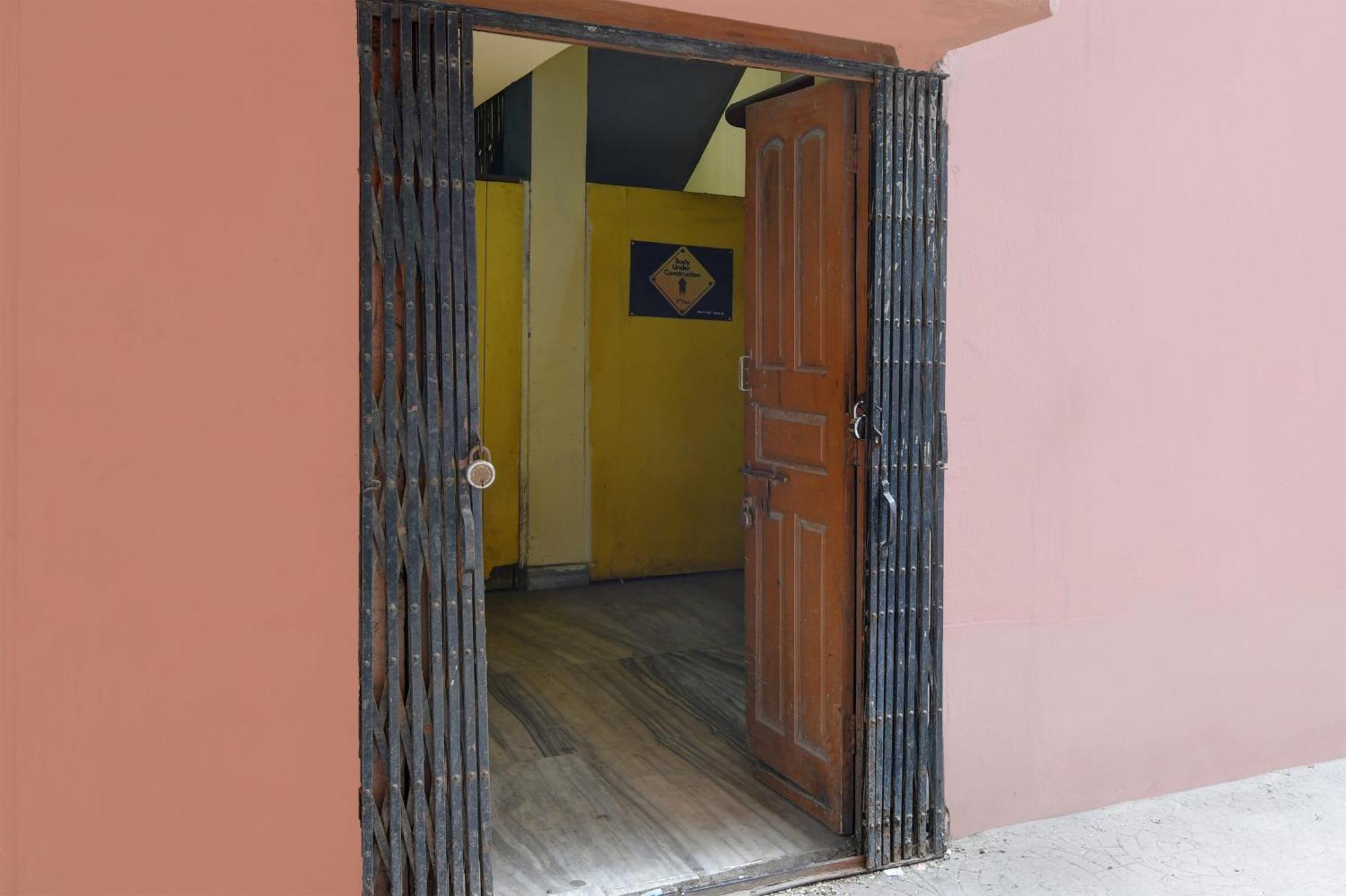 Hotel O Red Rose Near Noapara Metro Station Kalkutta Kültér fotó